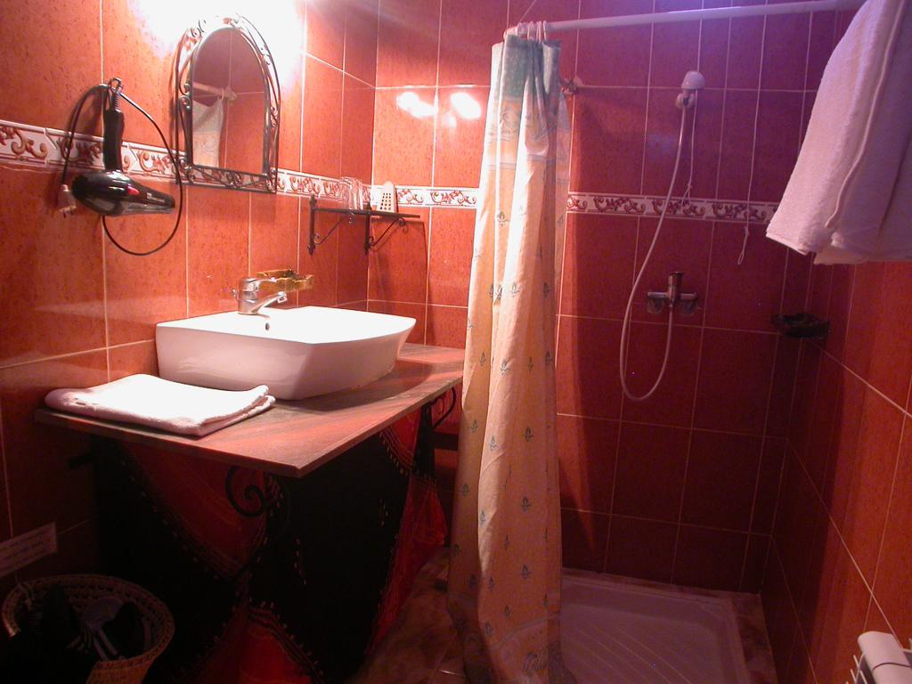 Hotel Tomboctou Tinghir Eksteriør bilde